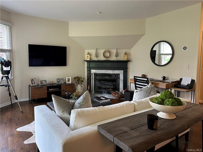 Building Photo - 220 Half Moon Bay Dr