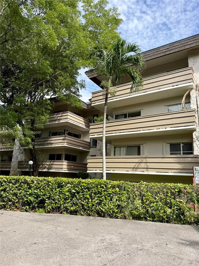 Building Photo - 1205 Mariposa Ave