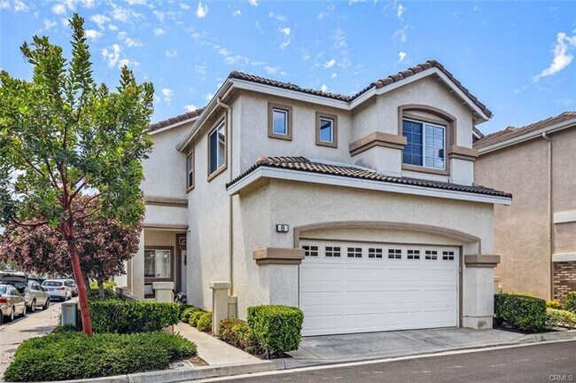 Building Photo - 3 bedroom in Gated Victoria Community!