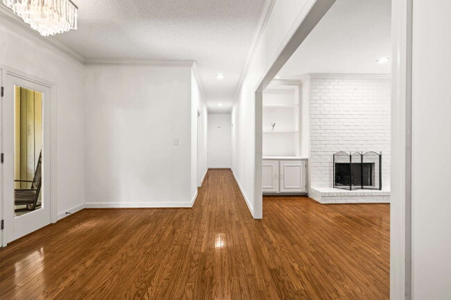 Building Photo - "Experience Southern Charm: Spacious 3-Bed, 3-Bath Home in The Landings"