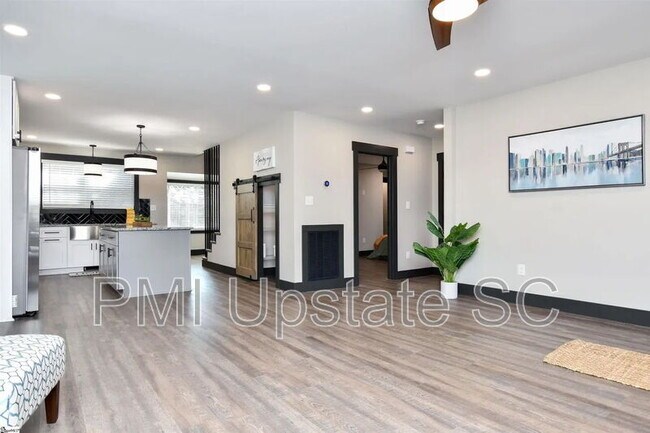 Building Photo - 105 McMakin Dr