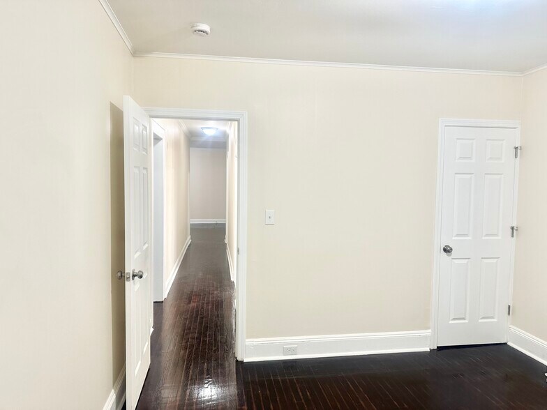 Building Photo - 67 Tremont Ave