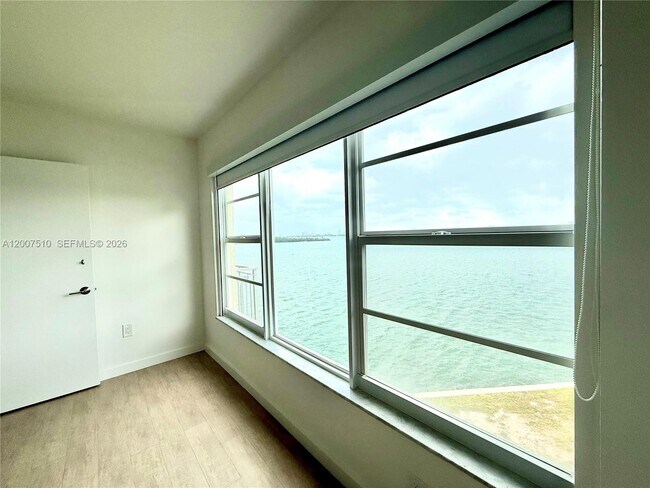 Building Photo - 11111 Biscayne Blvd