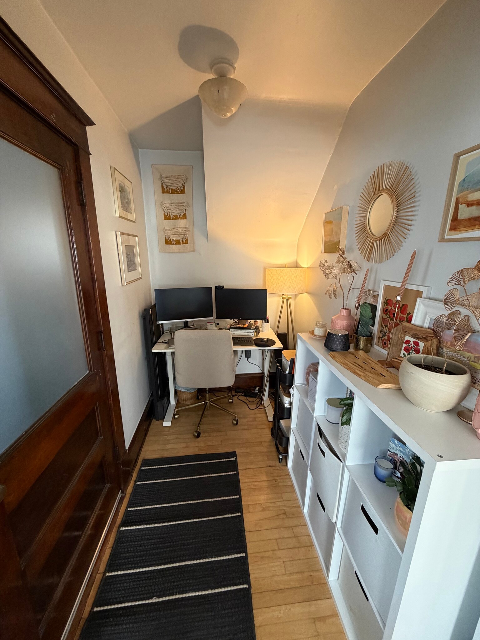 Front Door Nook - 1819 4th St NE