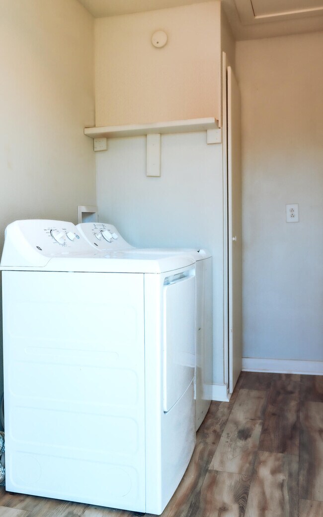 Building Photo - 2436 24th St