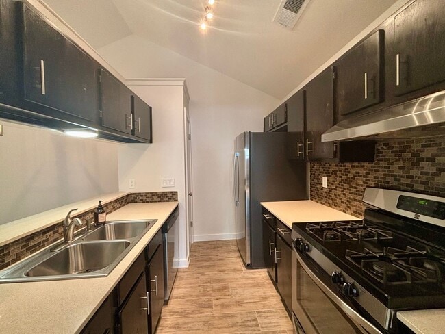 Building Photo - Brown Bark