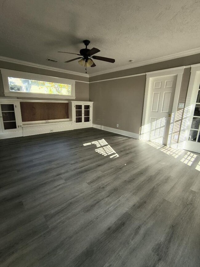 Building Photo - UPGRADED 2 BEDROOM 1 BATH HOUSE CLOSE TO UPTOWN WHITTIER