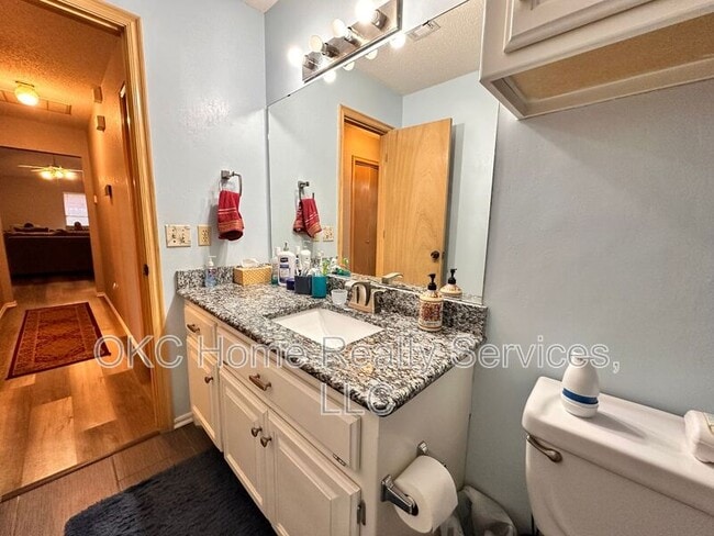 Building Photo - 17316 Valley Crst