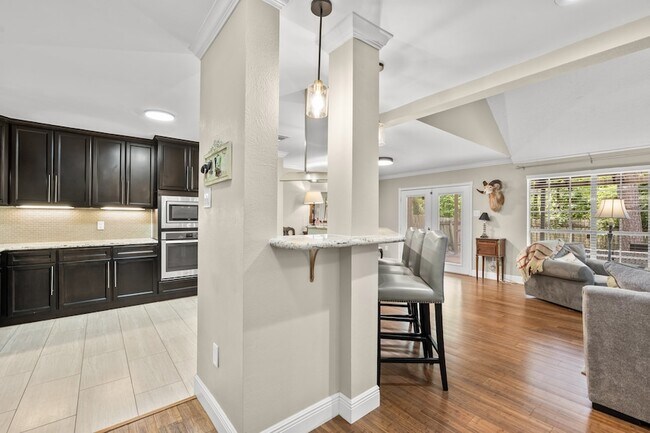 Building Photo - 43 Hickory Oak Dr