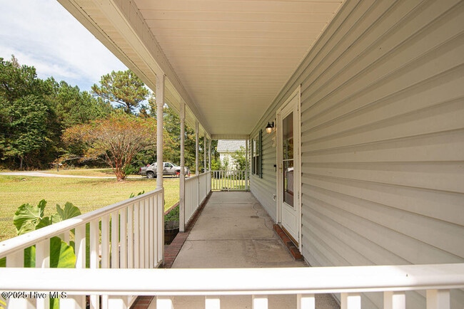 Building Photo - 854 Jim Blake Rd
