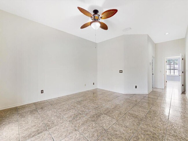 Building Photo - 3943 Ocita Dr