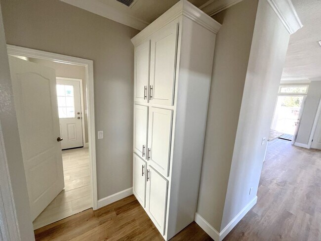 Building Photo - 1029 Mayapple Ln