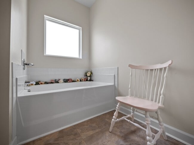 Building Photo - 251 Breakwater Dr