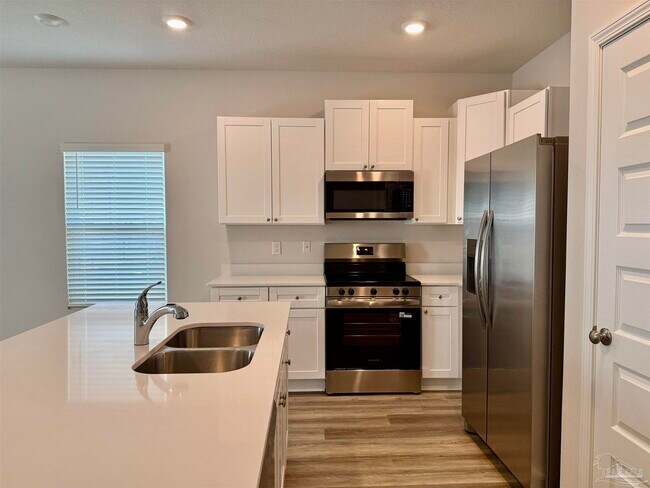 Building Photo - 4067 Pendragon Cir