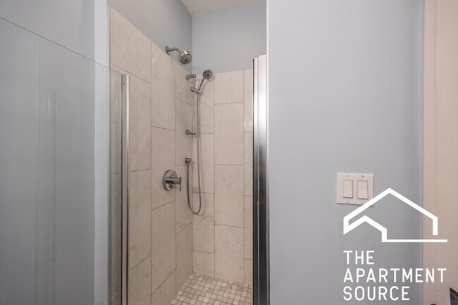 Building Photo - 1432 W Jonquil Terrace