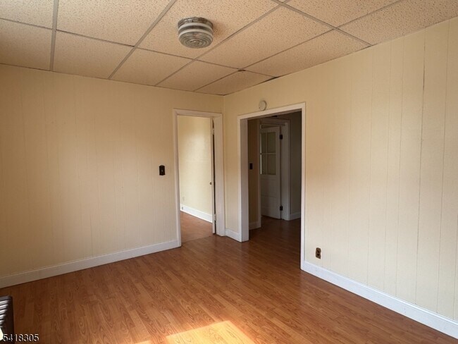 Building Photo - 16 Cutler St