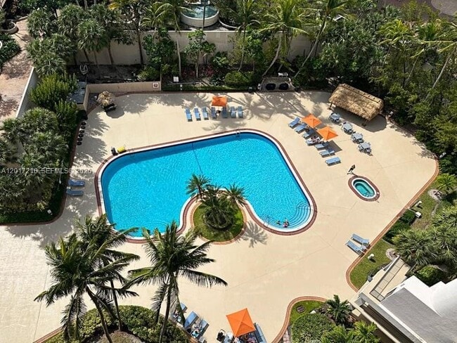 Building Photo - 540 Brickell Key Dr