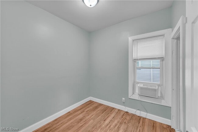 Building Photo - 3900 W 33rd St
