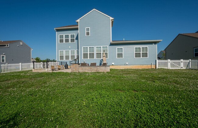 Building Photo - Large Family Home in Middletown, New and Upcoming area