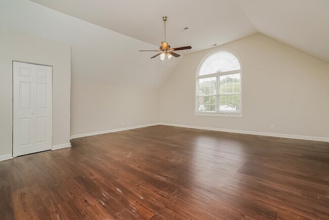 Building Photo - 151 Braxton Ln E
