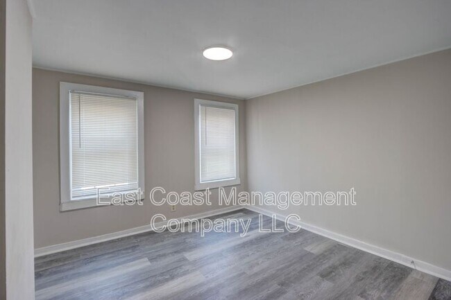 Building Photo - 124 S Carey St