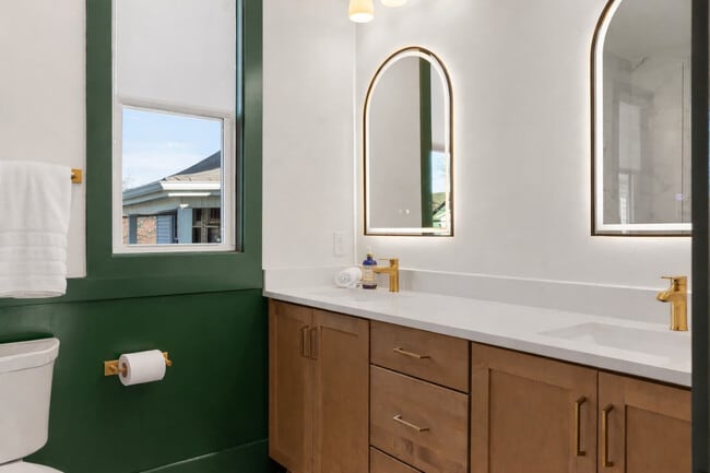 Building Photo - 1315 16th Ave S