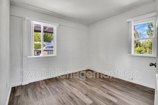 Building Photo - 8114 Fairview Ave