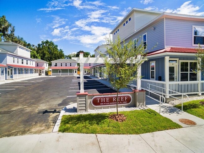 Building Photo - 622 NW 3rd Ave