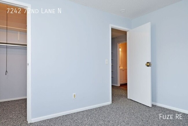 Building Photo - 7242 72nd Ln N