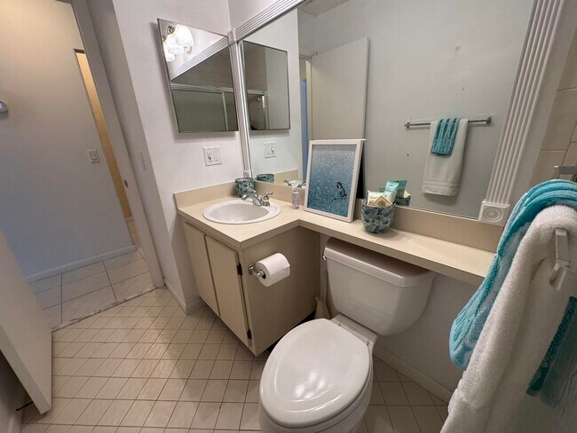 Building Photo - 801 Sabal Ridge Cir