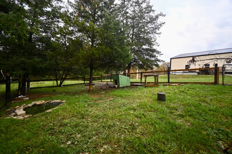 Building Photo - 615 Concord Rd