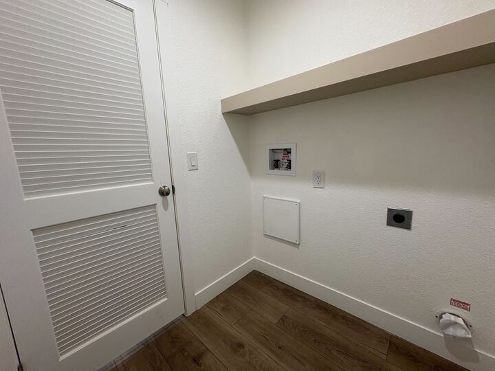 Building Photo - 2060 N Center St