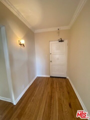 Building Photo - 1750 N Serrano Ave