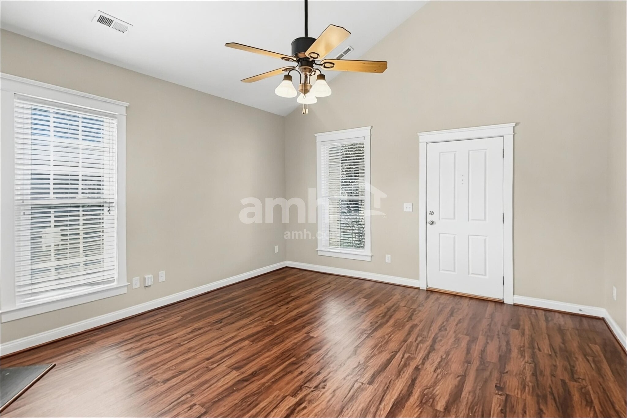 Building Photo - 13640 Swinton Rd