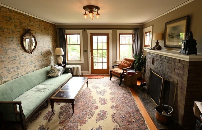 Building Photo - 3bd/2ba Seattle Home