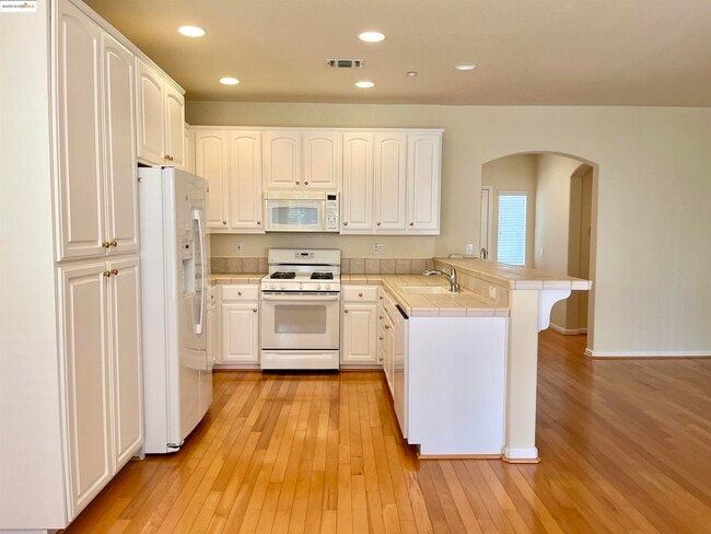 Building Photo - 1381 Bonum Way