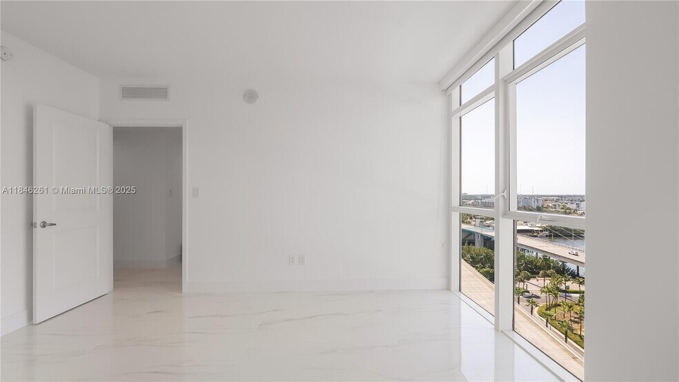 Building Photo - 400 Sunny Isles Blvd