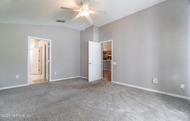 Building Photo - 1325 Fairway Village Dr