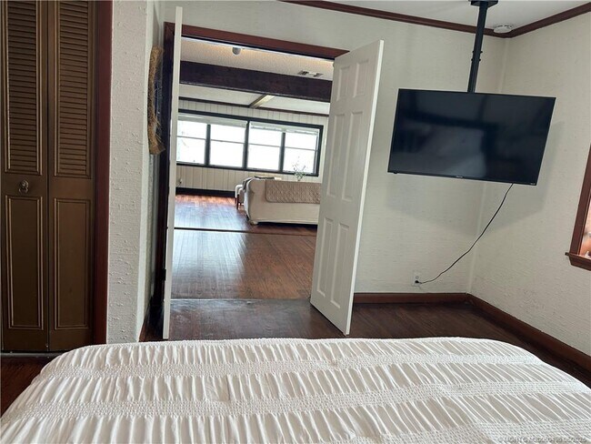 Building Photo - 4490 NE Indian River Dr