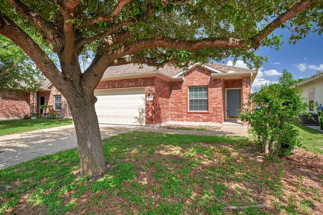 Building Photo - Spacious 4 Bedroom, 2 Bath Single-Story Home in Manor