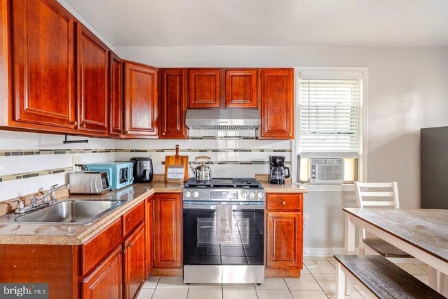 Building Photo - 768 Pennsylvania Ave