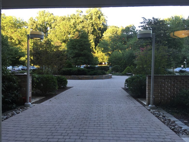 Building Photo - 9039 Sligo Creek Pkwy