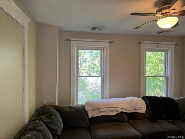 Building Photo - 9 Bartlett St