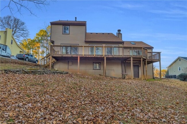 Building Photo - 1616 Maple Ridge Dr