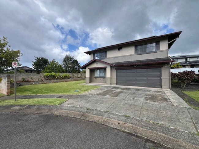 Building Photo - Beautiful 4 bedrooom/2.5 bath Single Famil...