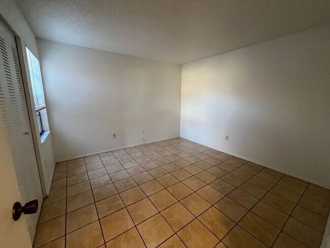 Building Photo - Available Now 2/2 in Port Charlotte