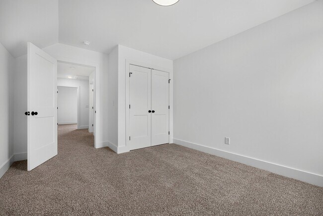 Building Photo - 165 Cripps Ln