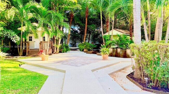 Building Photo - 2301 S Miami Ave