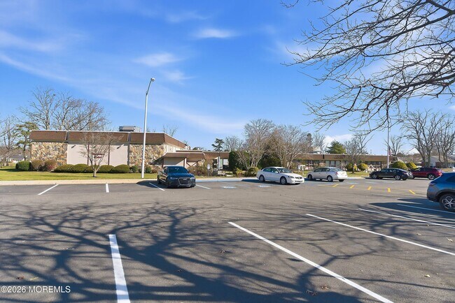Building Photo - 1192B Clydebank Ct