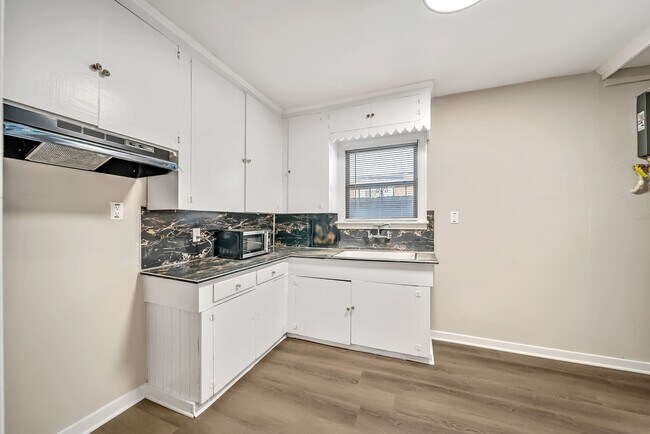 Building Photo - 2619 Nettleton St